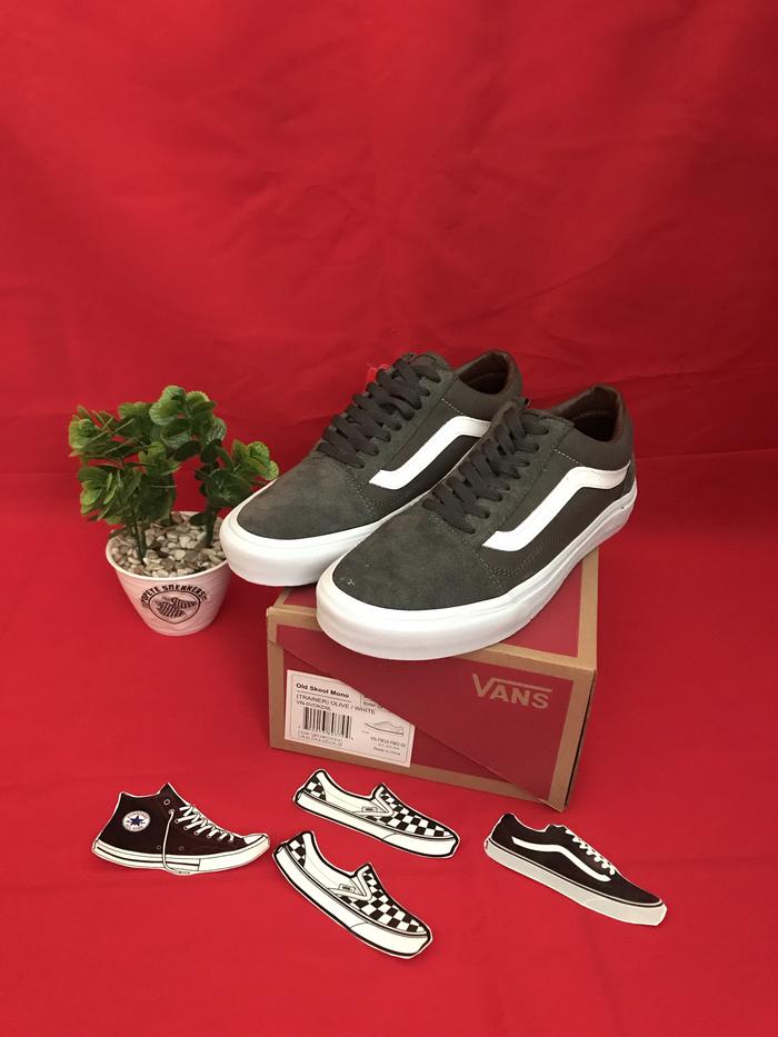 Vans Oldskool Mono Trainer Olive White