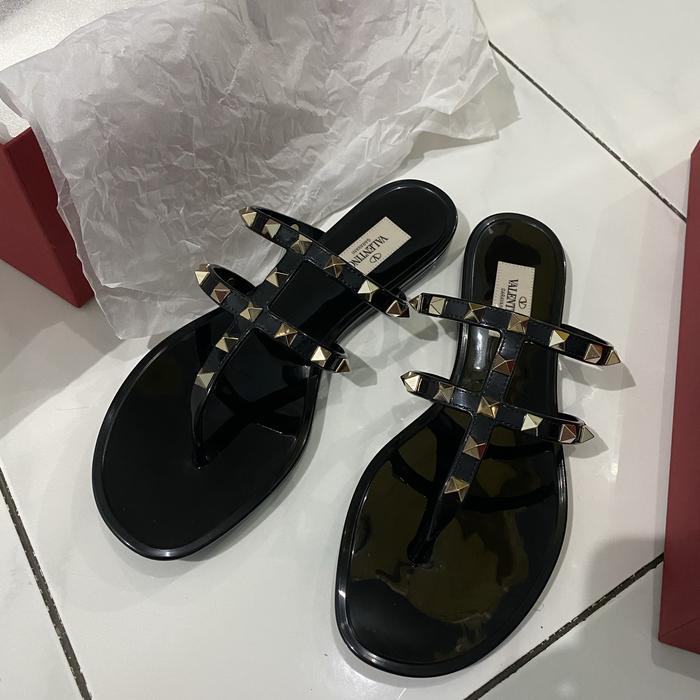 Thong rockstud jelly sandals preloved