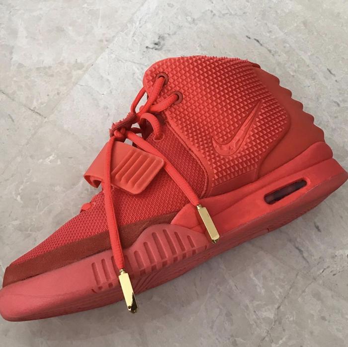 nike air yeezy 2 red october