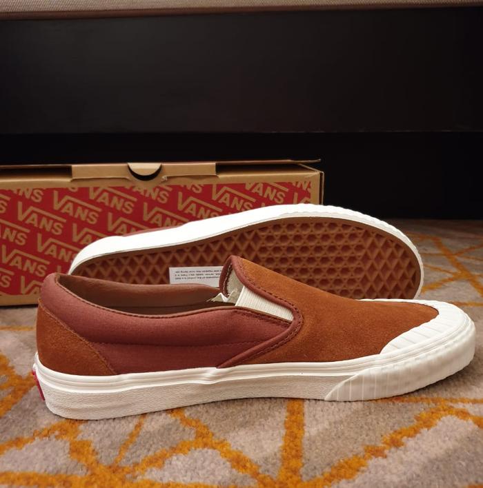 Vans classic slip on rugged sidewall