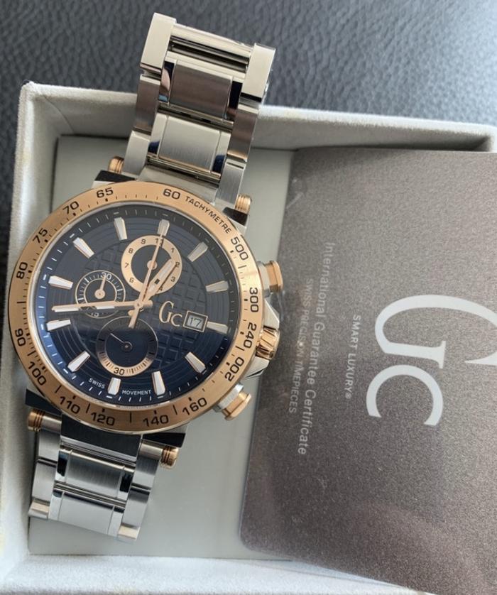 Jam tangan Guess Collection Y37003G7 Urban Code