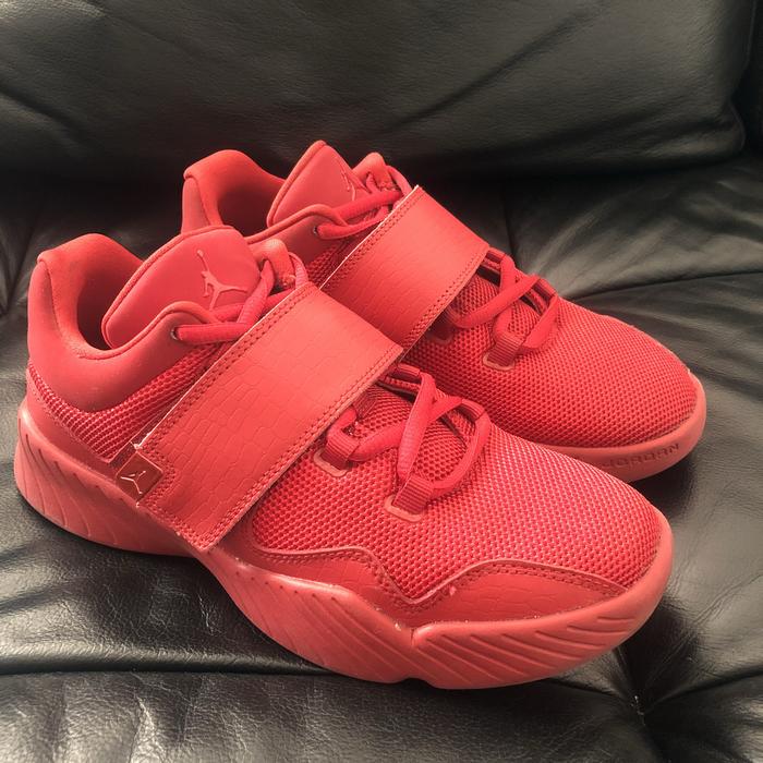 Preloved Sepatu Basket Anak Laki-laki Air Jordan ORI uk 37,5 (23,5cm)