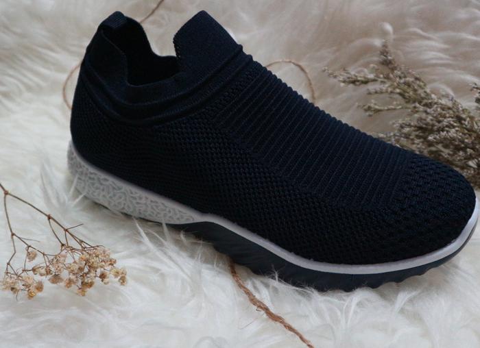 Sepatu Sneakers wanita Spark 601