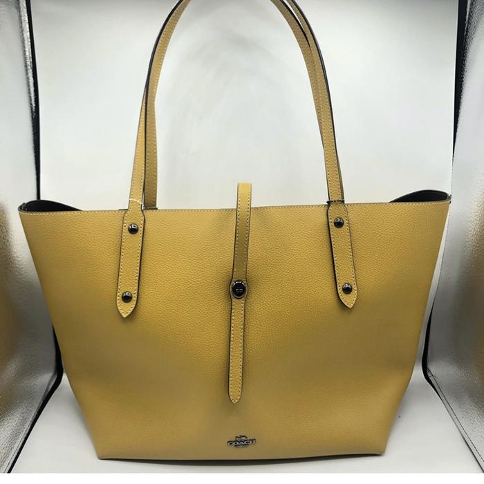Coach market tote preloved