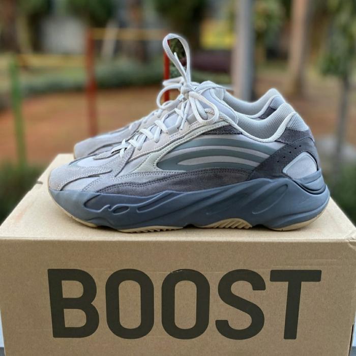 Adidas Yeezy Boost 700 v2 Tephra