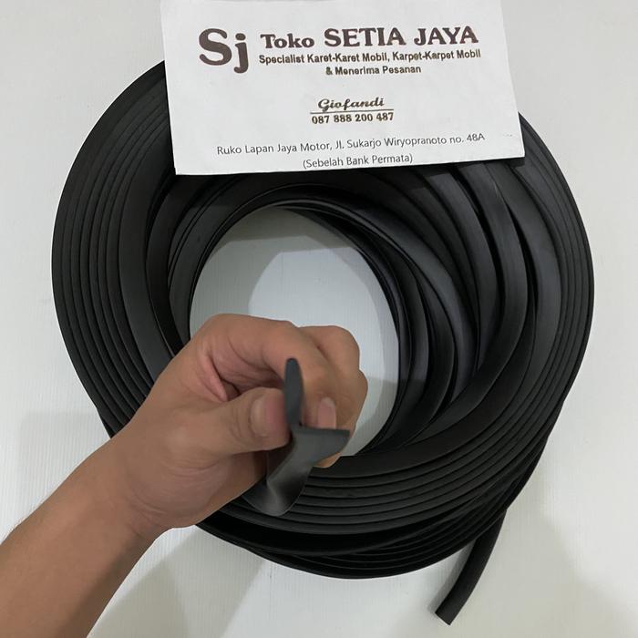 Karet model L pelindung siku