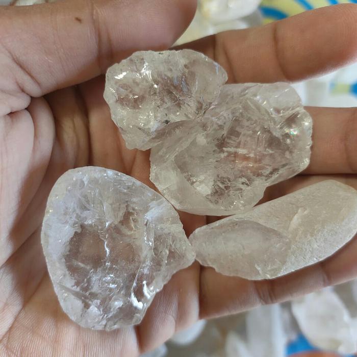 Batu Kecubung Air - Es / Kinyang ( Rough Bahan Akik - bukan bacan )