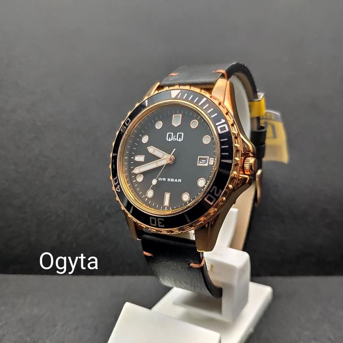 Jam Tangan Pria Q&Q QnQ QQ Analog Strap Kulit Hitam A172J112Y Original