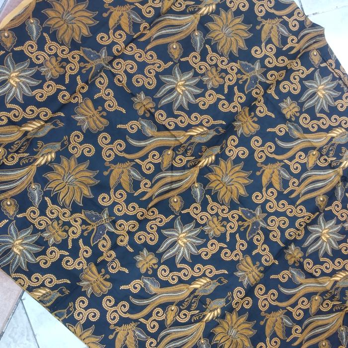 Kain Batik solo motif manuk parasit