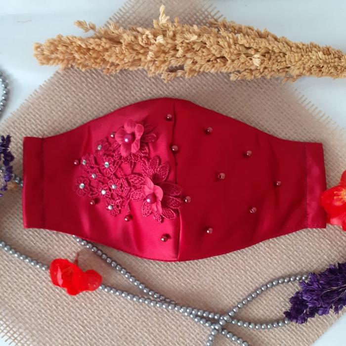 masker satin premium merah maroon