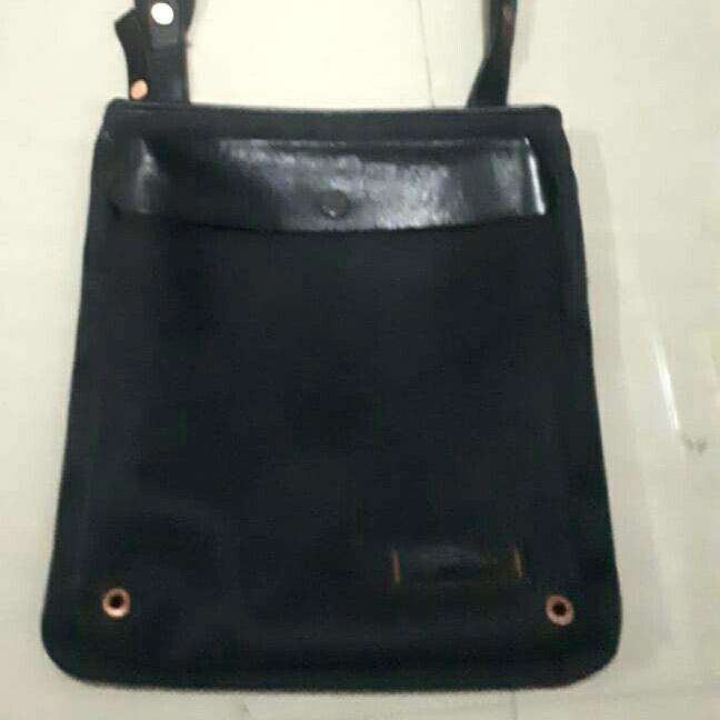 tas pria calvin klein original hitam selempang crossbody bag preloved