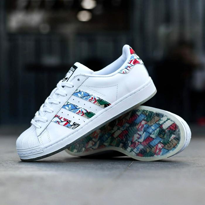 Sneakers pria Adidas Superstar CLR "White/Flag" Original Indonesia