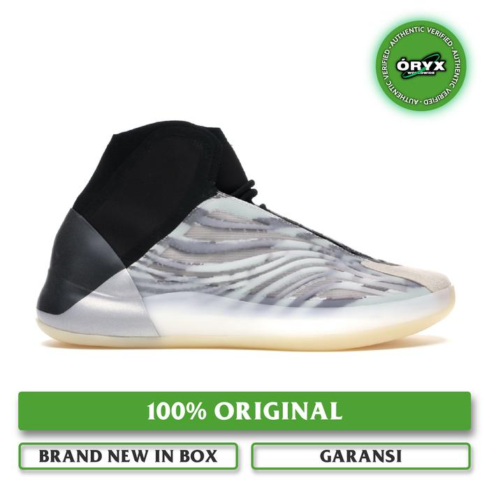 Adidas YEEZY Boost Quantum QNTM Lifestyle Model