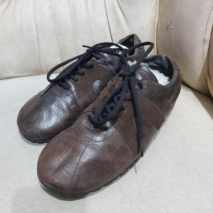 Sepatu kulit Camper