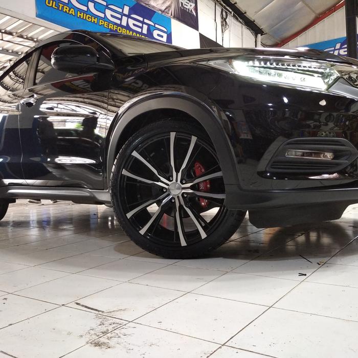 modifikasi Honda HRV memakai Velg Racing Ring 19