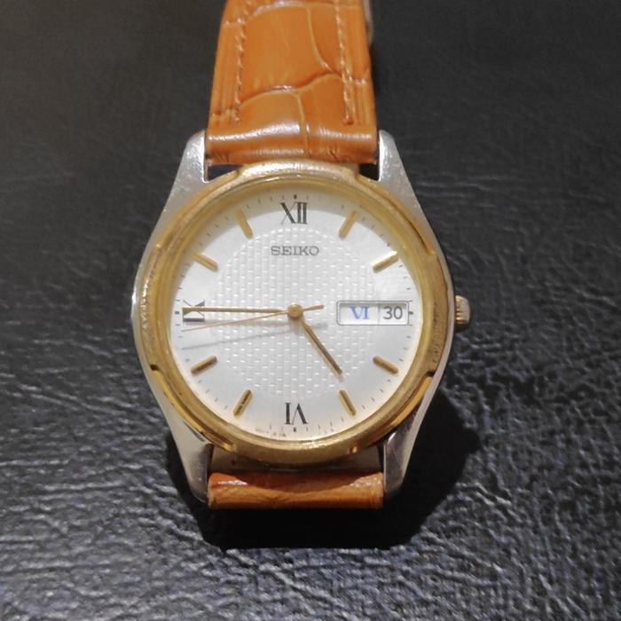 JAM TANGAN SEIKO TEKSTUR DIAL TWO TONE 7N43-6151