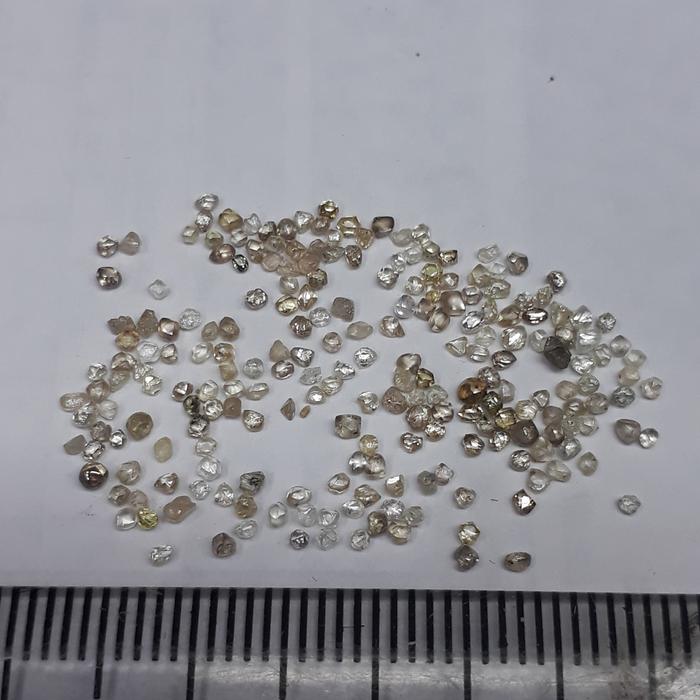 Intan mentah berlian banjar natural diamond rough uk kecil