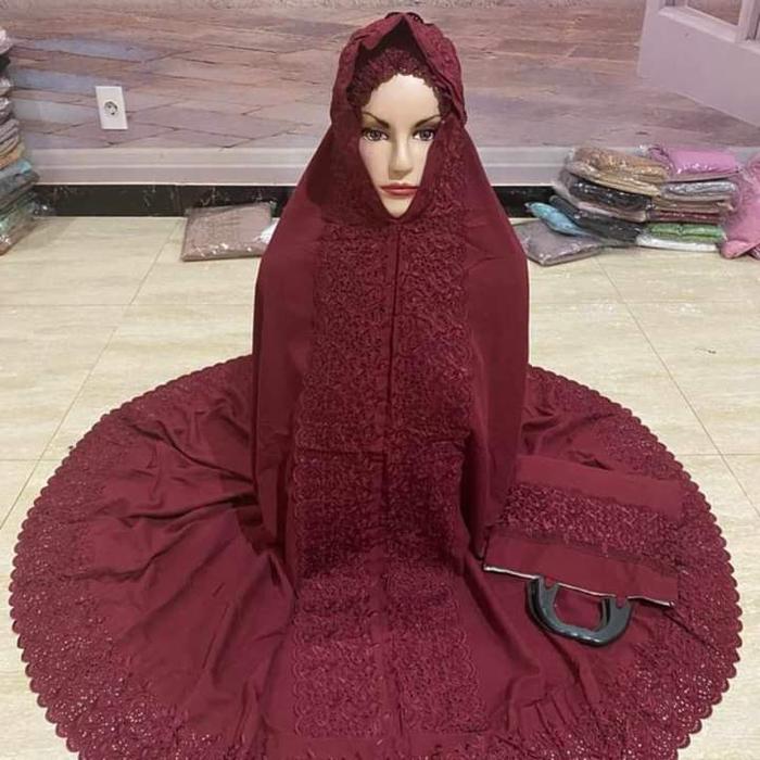 Mukenah Fatimah Renda Syahrini