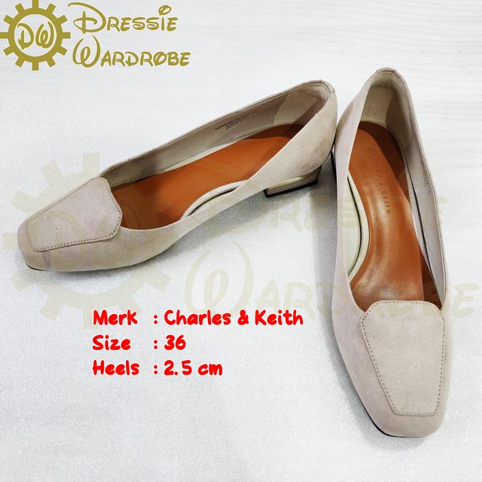 Preloved Original Asli Hak Tinggi Heels Charles & Keith Grey Cream 36