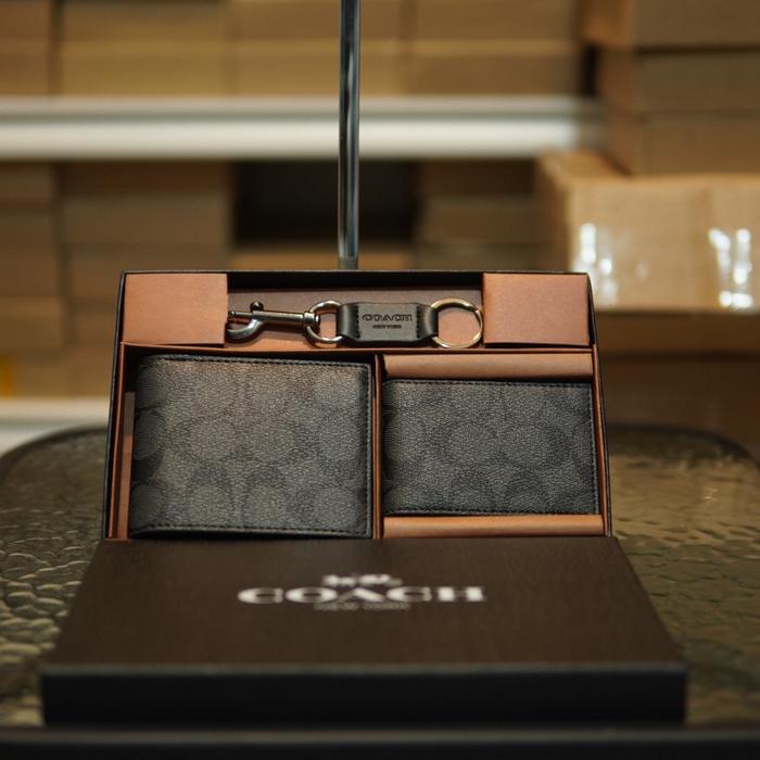 Coach wallet leather 100% original (Dompet pria/ Dompet wanita)