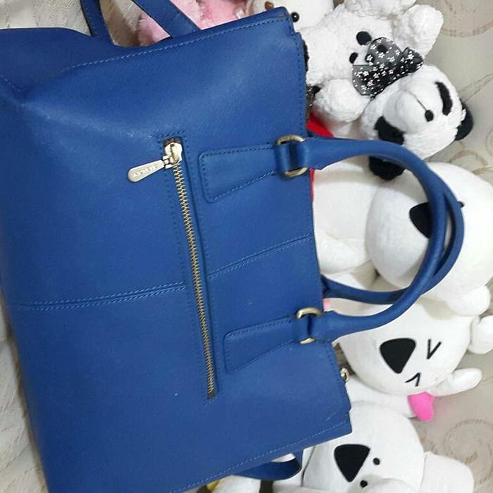 Tas tangan dan sling SISLEY biru second bekas