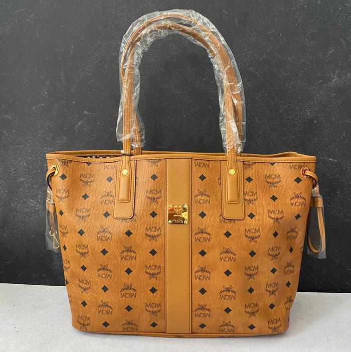 MCM Medium reversible Liz shopper