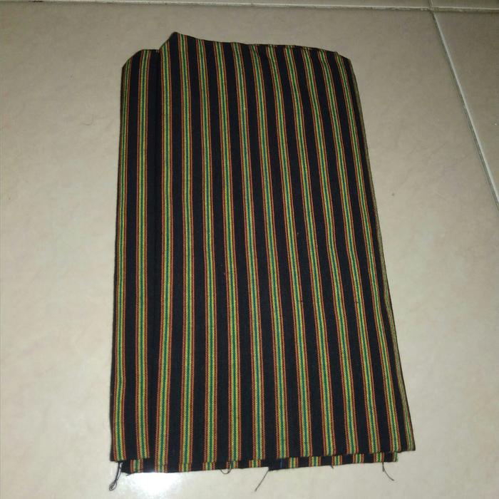Kain Lurik Katun dari Pedan Klaten Jawa Tengah. Proses ATBM (alat tenun bukan mesin). Ukuran 200cm x