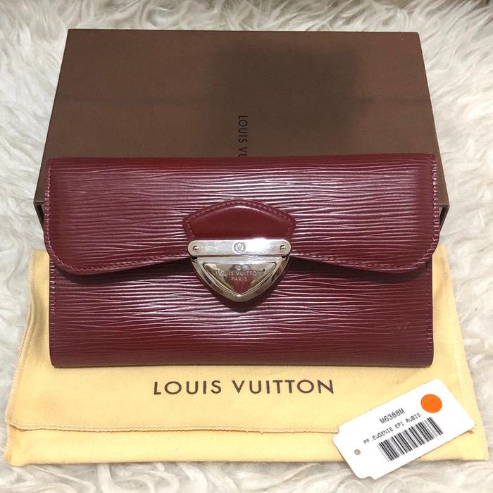 Louis Vuitton / LV Wallet Epi Leather - Authentic - Preloved