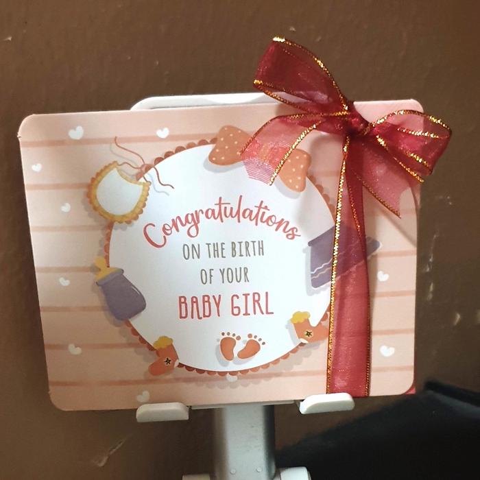 Hadiah kelahiran bayi perempuan