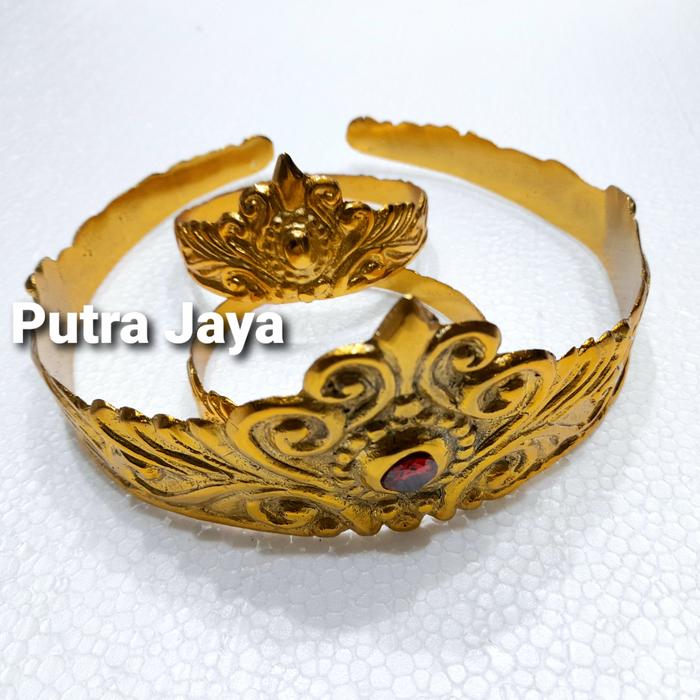 Barang antik mahkota ratu set gelang warna emas