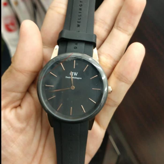 (ORIGINAL) Jam Tangan Pria D.W Iconic Motion Black