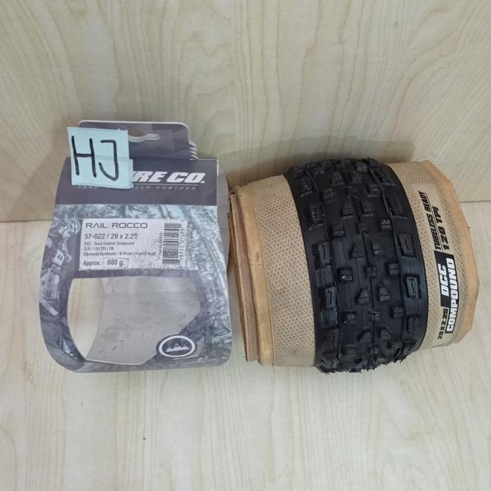 Ban Luar Tire Vee Rail Rocco 29x2.25 DCC TLR SYNTH 29 x 2.25