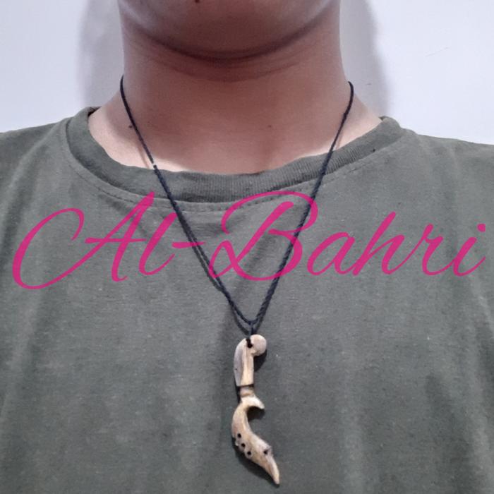 Kalung Bandul Kujang Kayu Nagasari