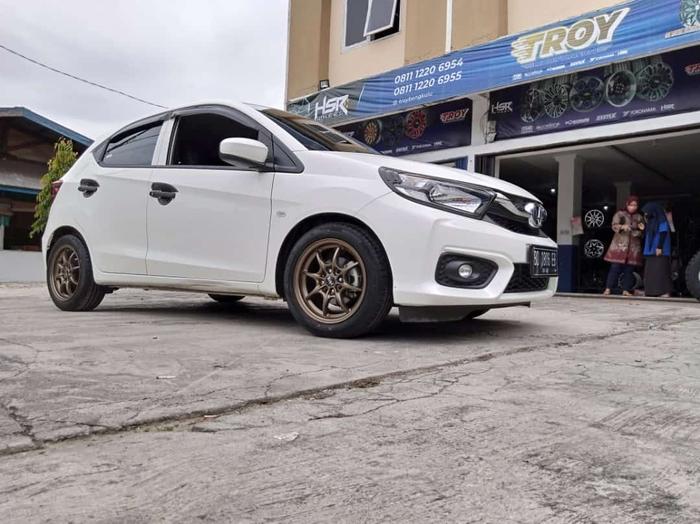 Honda Brio Pake Pelek HSR SADAU CE28 R15 Ban 185/55 R15 Termurah