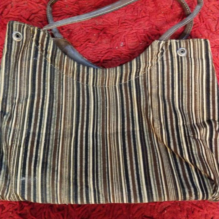 Tas Wanita merk Elizabeth motif Salur Lapis Coklat