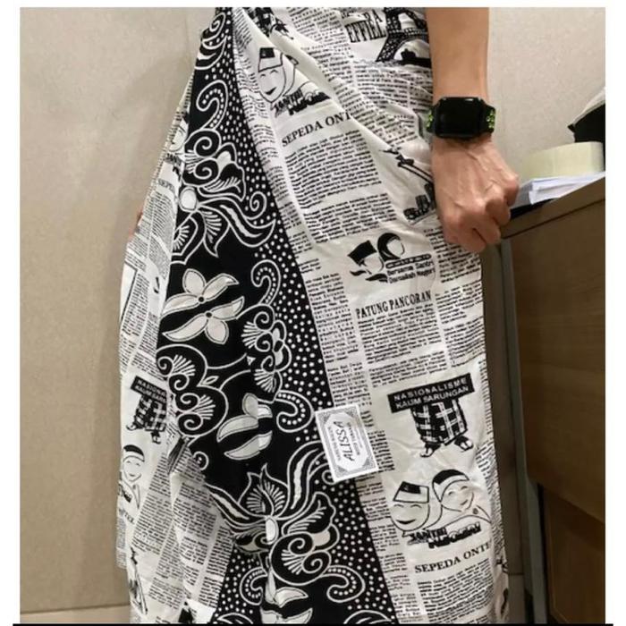 Sarung Motif Koran Viral Untuk Pria Dan Wanita Terlaris