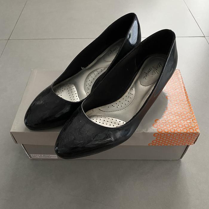 Sepatu Payless