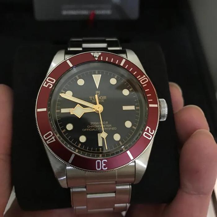 Tudor heritage blackbay red jam pria 2021