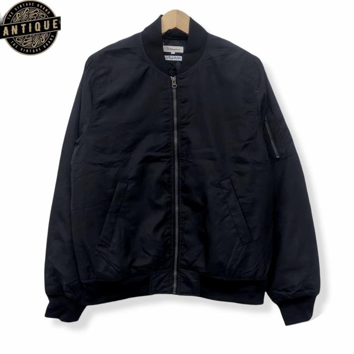 Jaket bomber Restoration black size L (P66xL56)