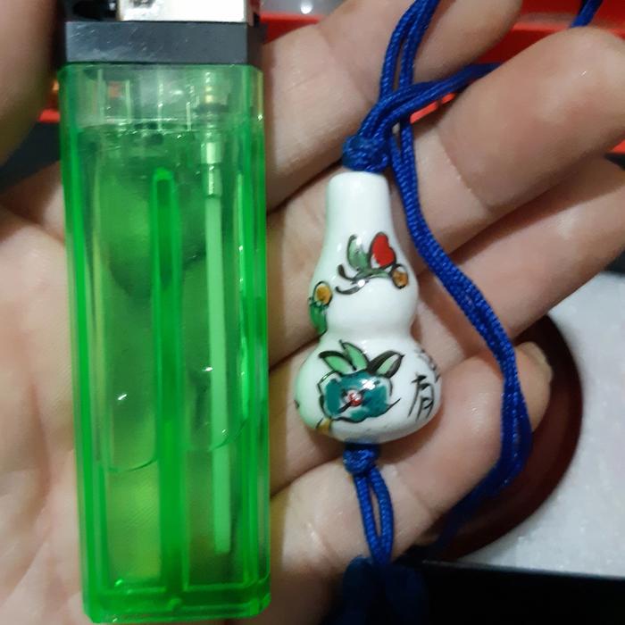 Liontin Keramik guci holo