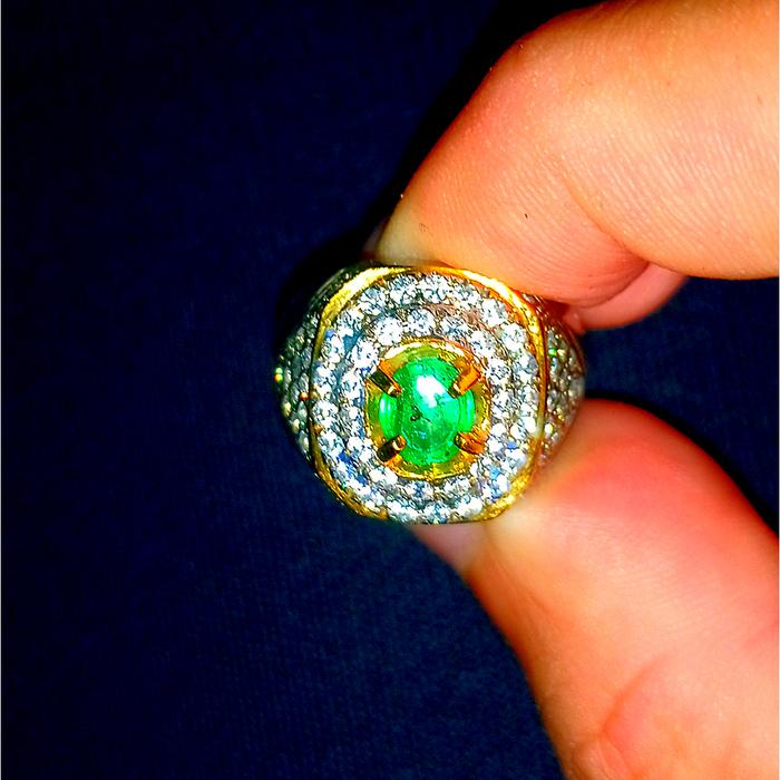 Natural Vivid Green Emerald Beryl Muzo Colombia 0.85ct 6.3x5.5mm Minor