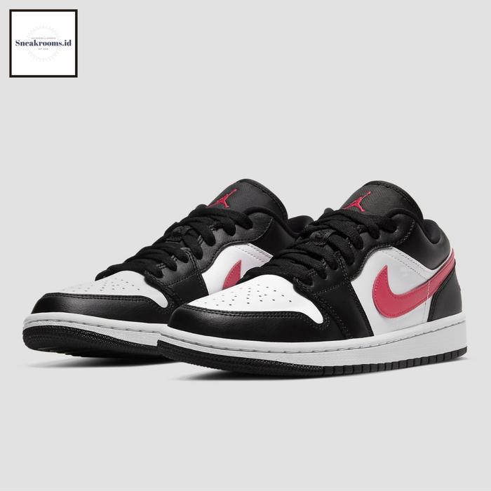 Sepatu Sneakers / Nike Air Jordan 1 Low Black Siren Red / Original