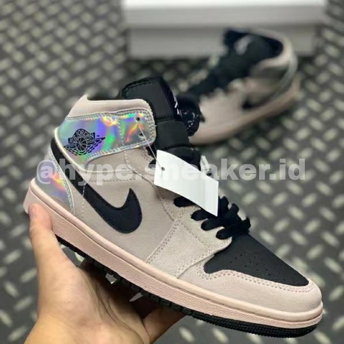Nike Air Jordan 1 Mid Dirty Powder Iridescent