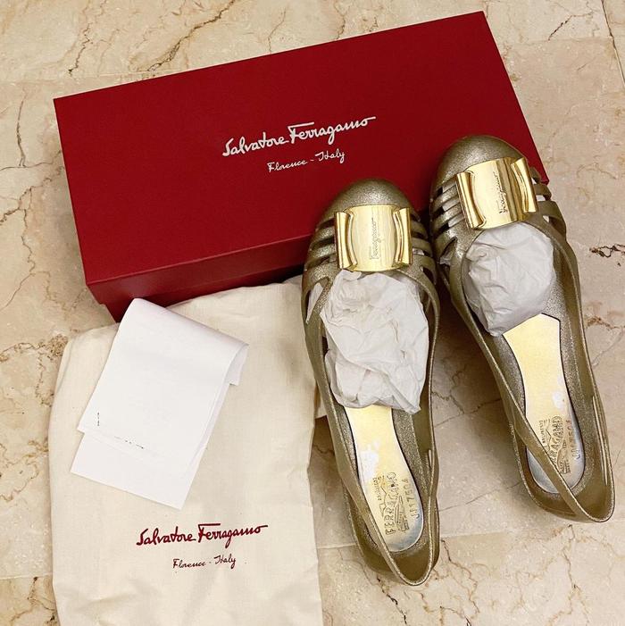 Preloved Sepatu Salvatore Ferragamo Bermuda Jelly size 9