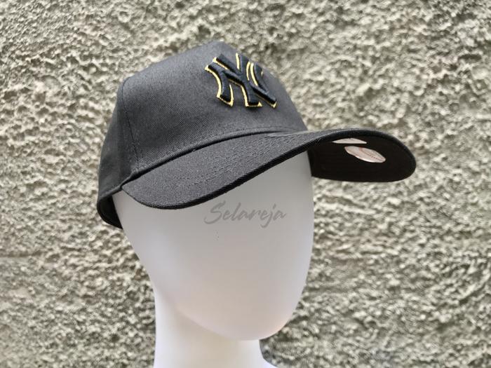Topi New Era 9Forty K-Frame New York Yankees Gold Outline Black Cap