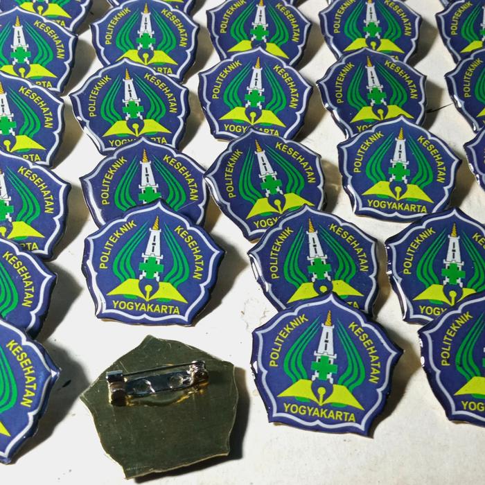pin resin kuningan