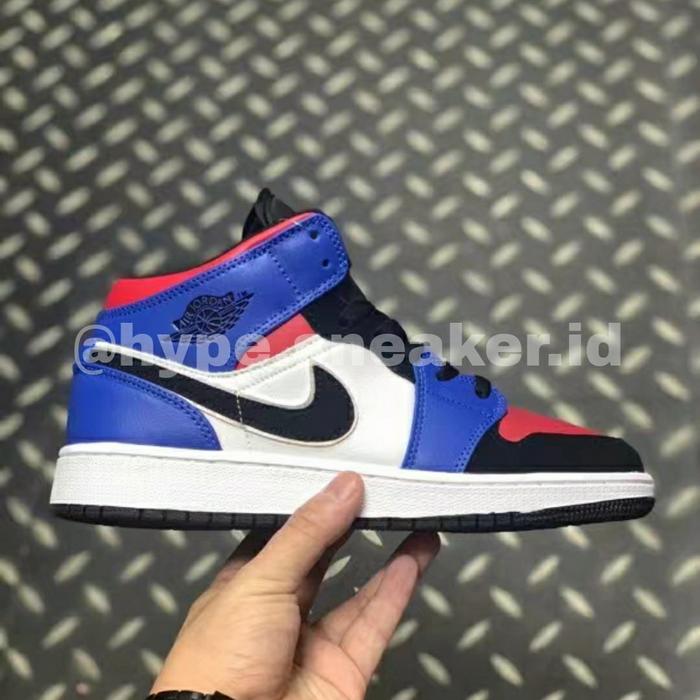 Nike Air Jordan 1 Mid Top 3