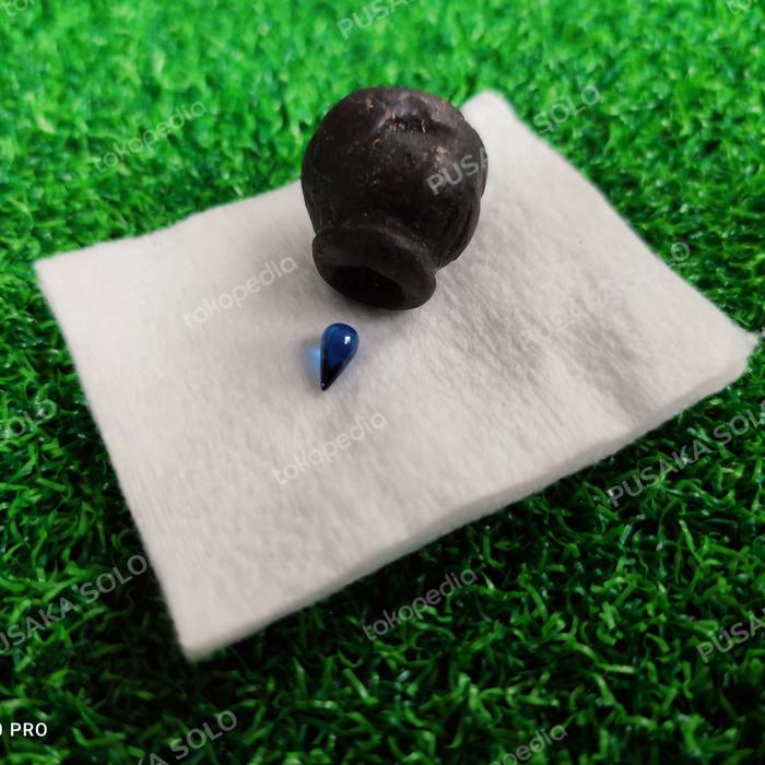 MUSTIKA BATU LIPAN TETES EMBUN BIRU MERAH ASLI TEMUAN ALAM