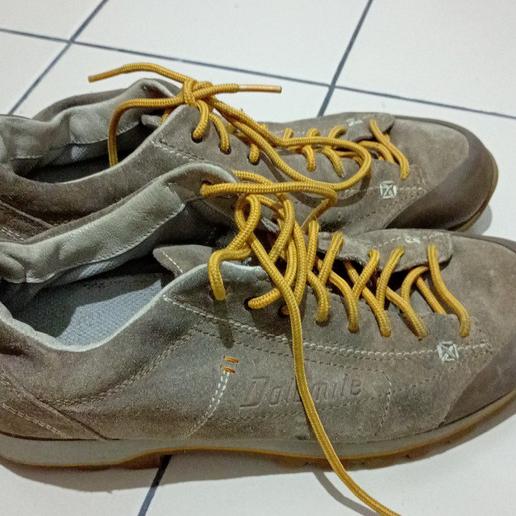 Sepatu Dolomite Karakorum no 41,5 Bukan Adidas Nike atau CAT