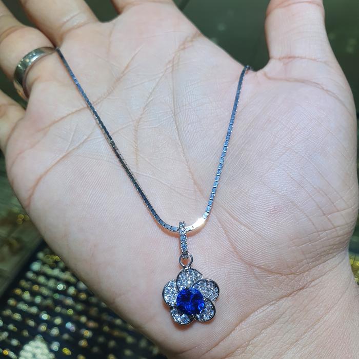 kalung italy kaca emas putih berliontin kembang mata biru